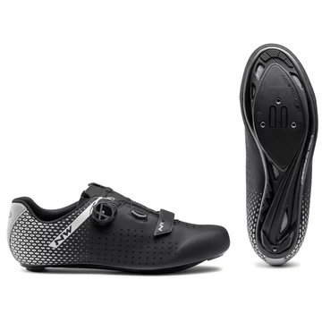 CIPŐ ORSZÁGÚTI NORTHWAVE ROAD CORE PLUS 2 WIDE FEKETE/EZÜST